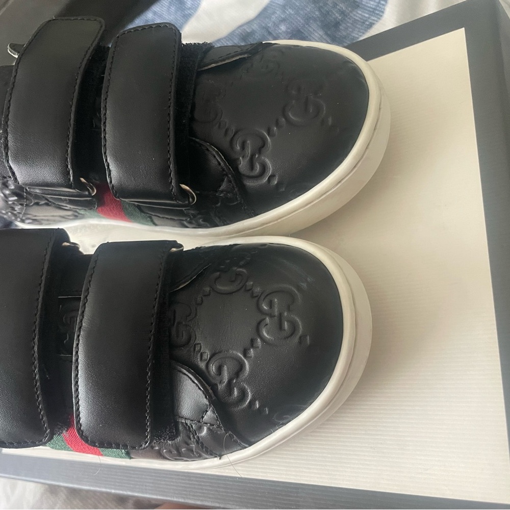 Gucci Black Sneakers with Sleek Design